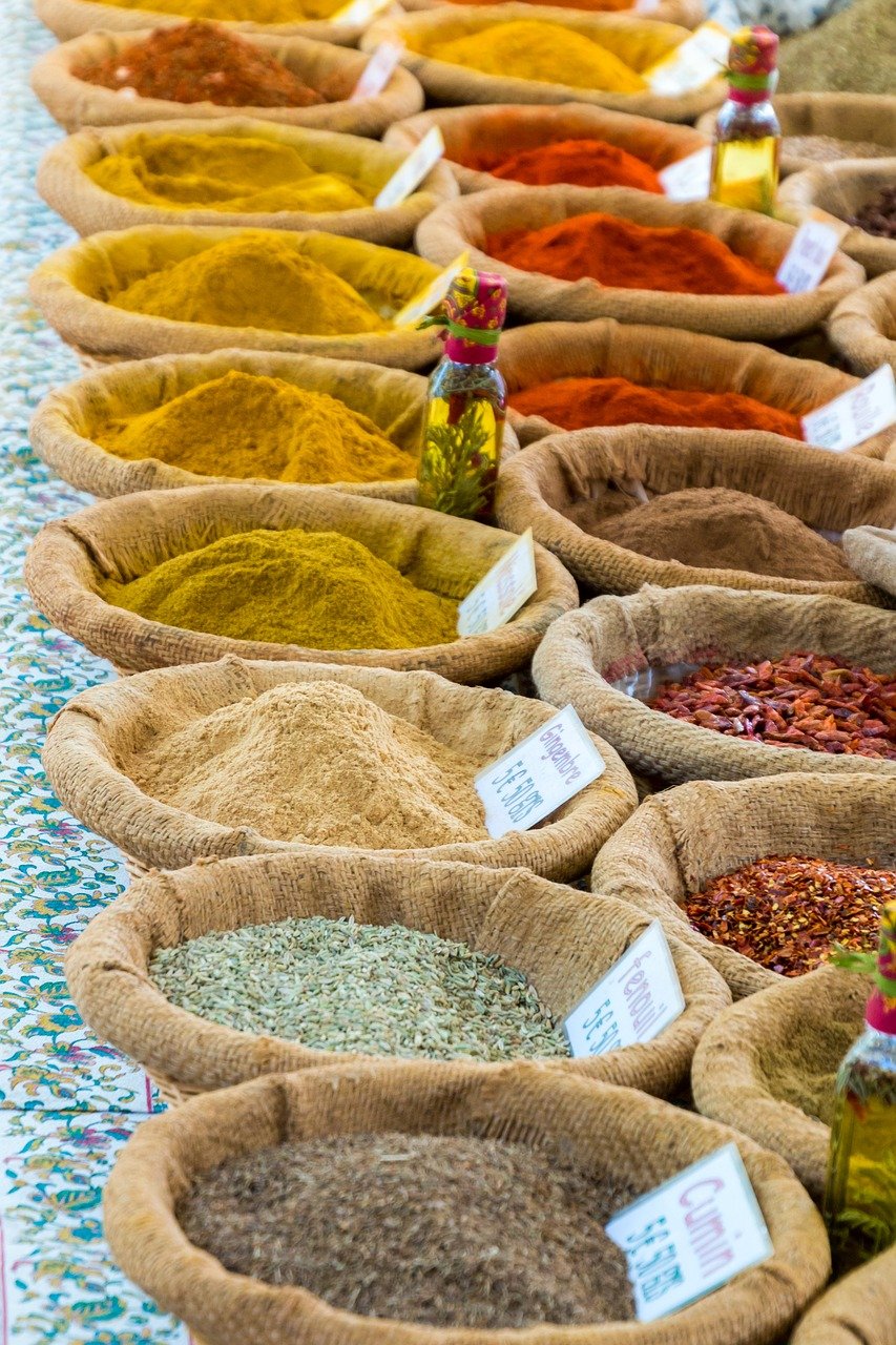 spices, curry, market stall-2591557.jpg